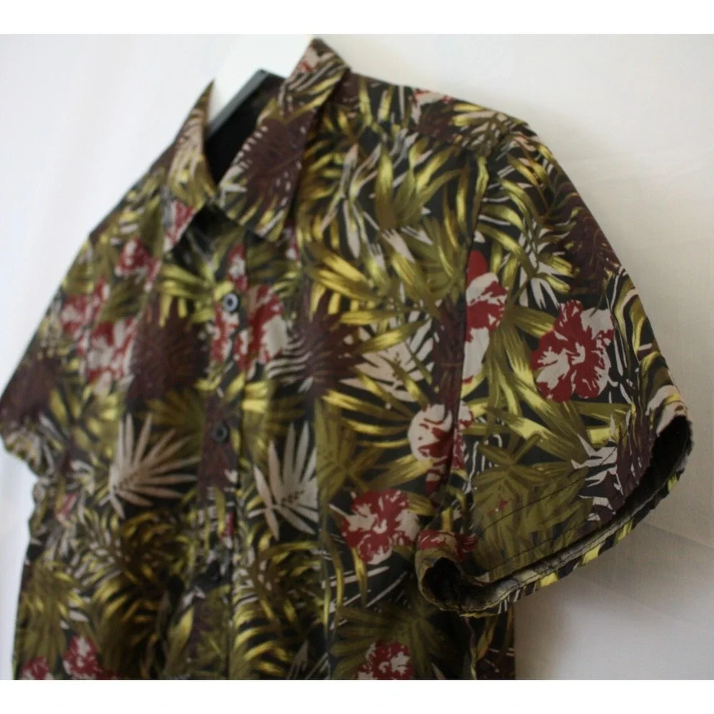 Guess Shorts Men's Medium Multicolor Button Up Tropical Aloha Beach Casual Top
